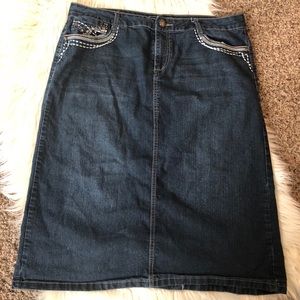 📍SOLD📍Cato Jean Skirt